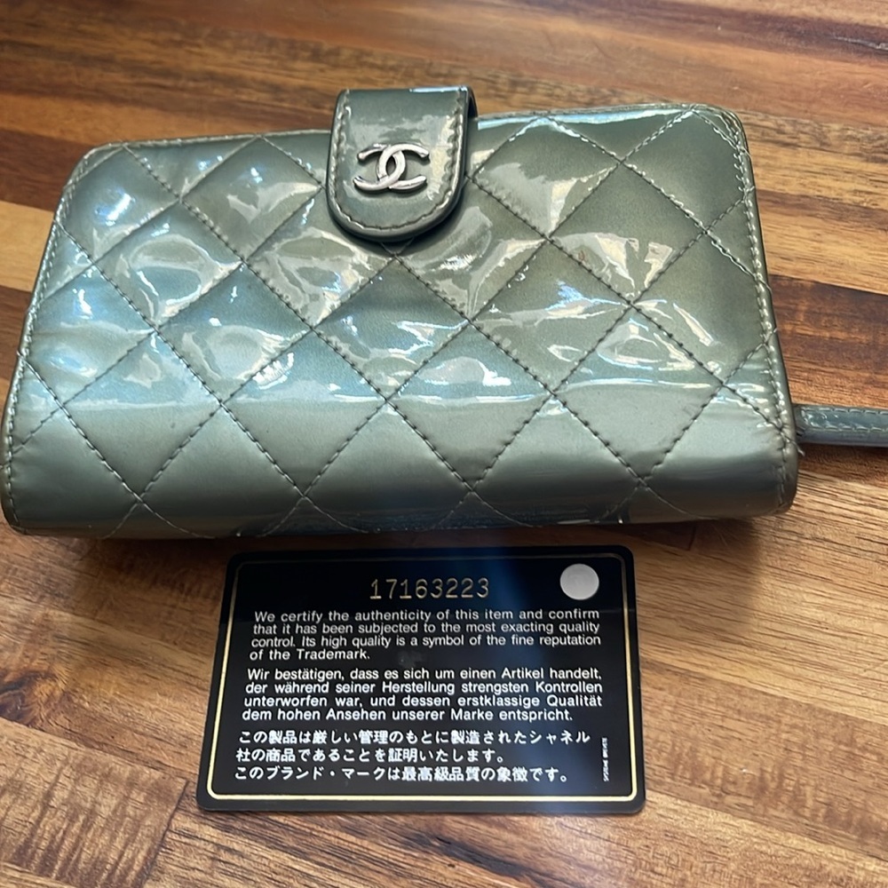 Chanel Auth Medium Matelasse Patent Leather Wallet. P209/07032020 - Picture 2 of 13